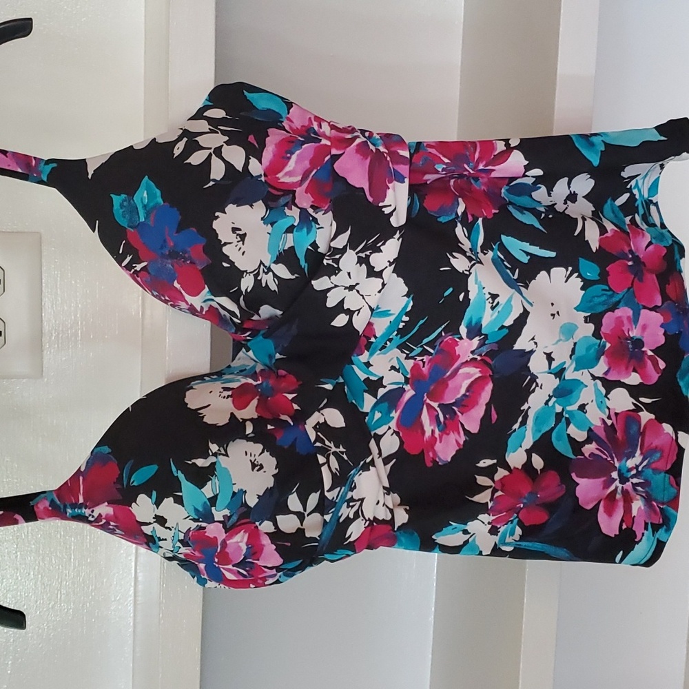 Womens Island Waves Tankini Top